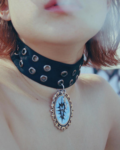 Sky heart choker